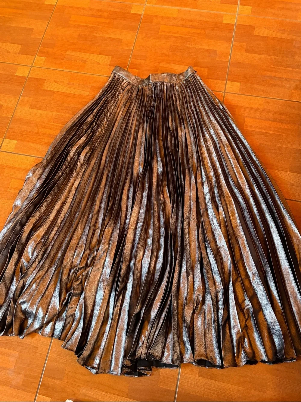 Gorgeous Metallic Brown Pleated Maxi Skirt 🤎✨